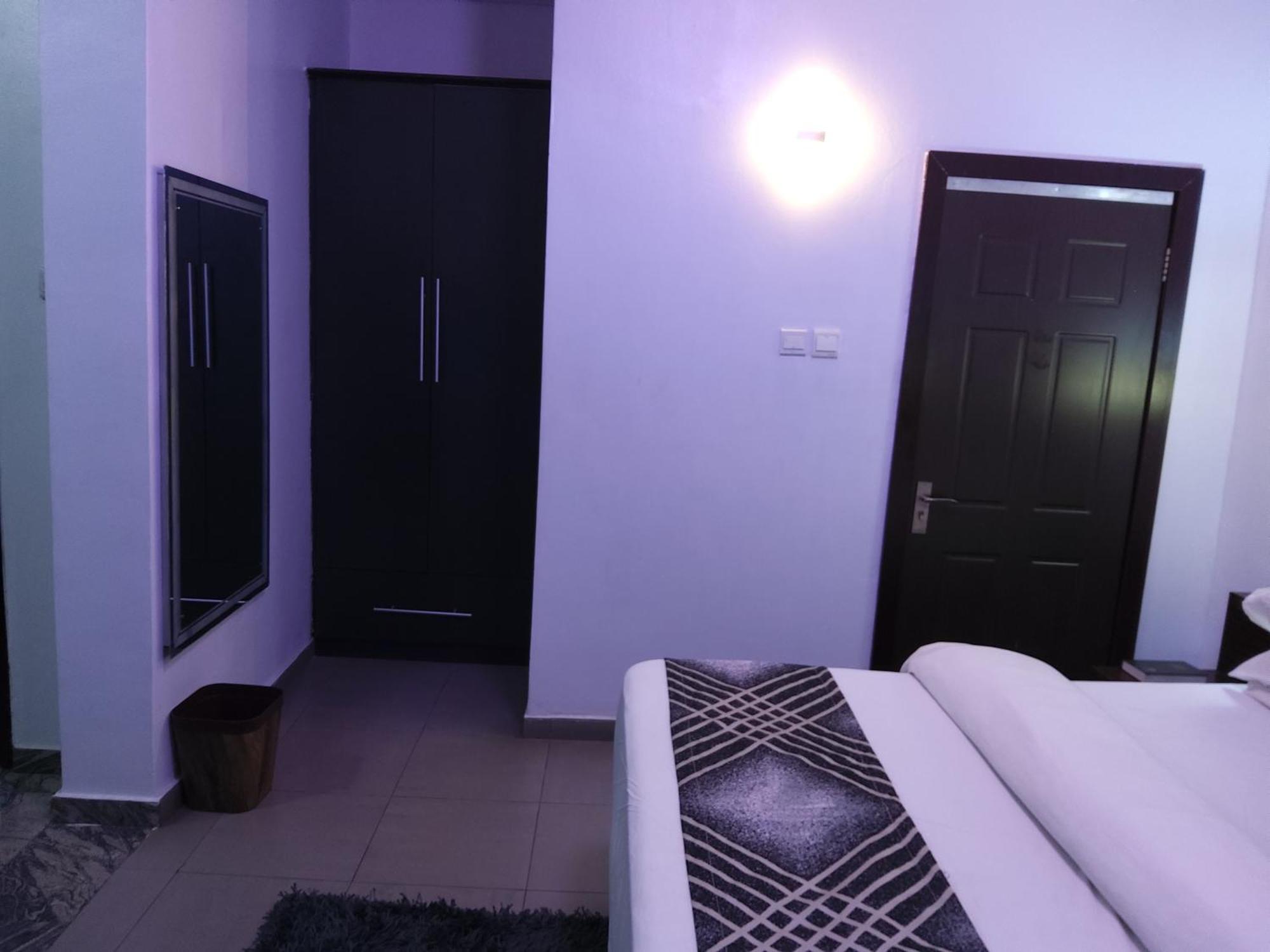 Crownedge Hotels Ikeja Luaran gambar