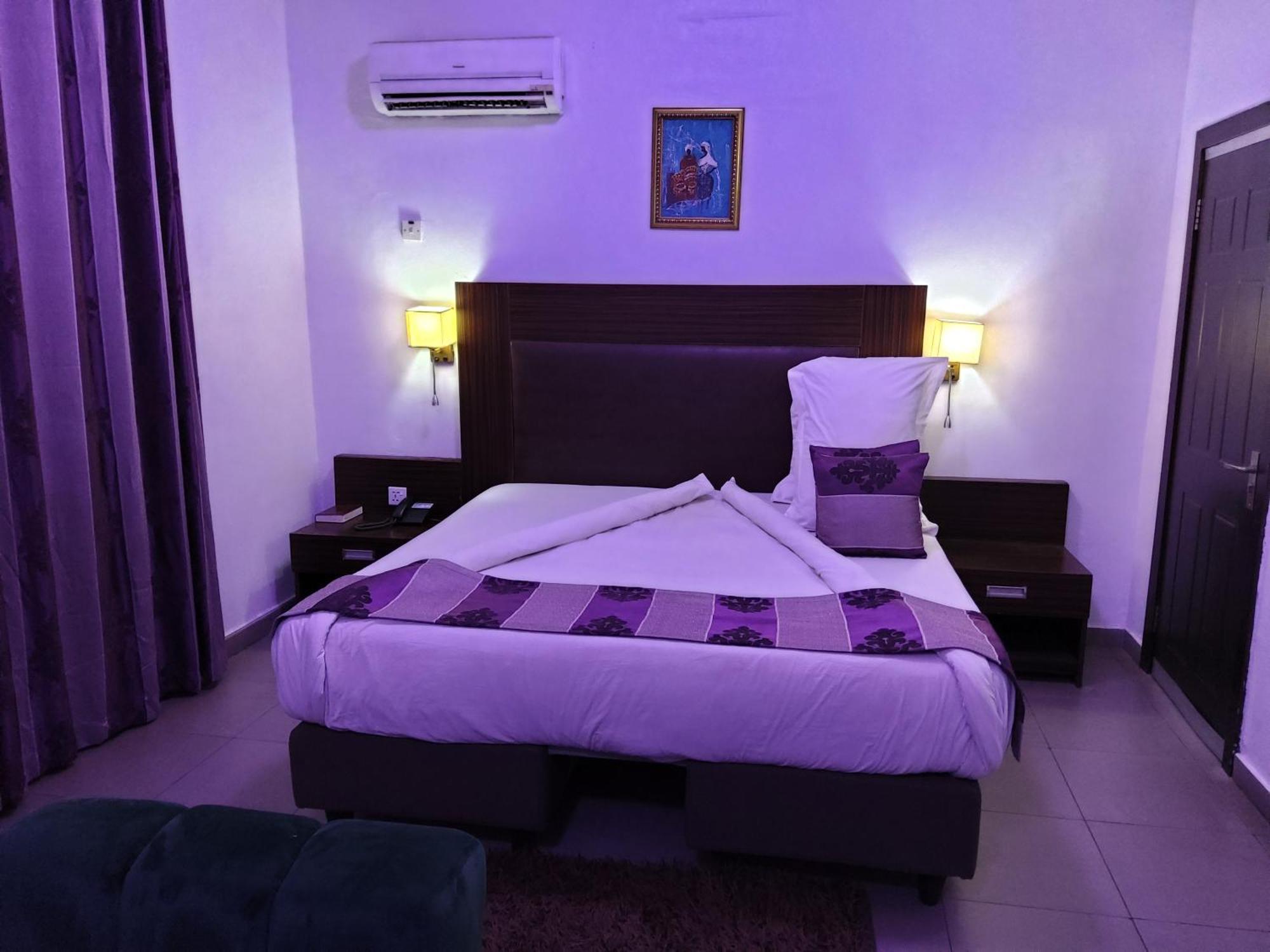 Crownedge Hotels Ikeja Luaran gambar
