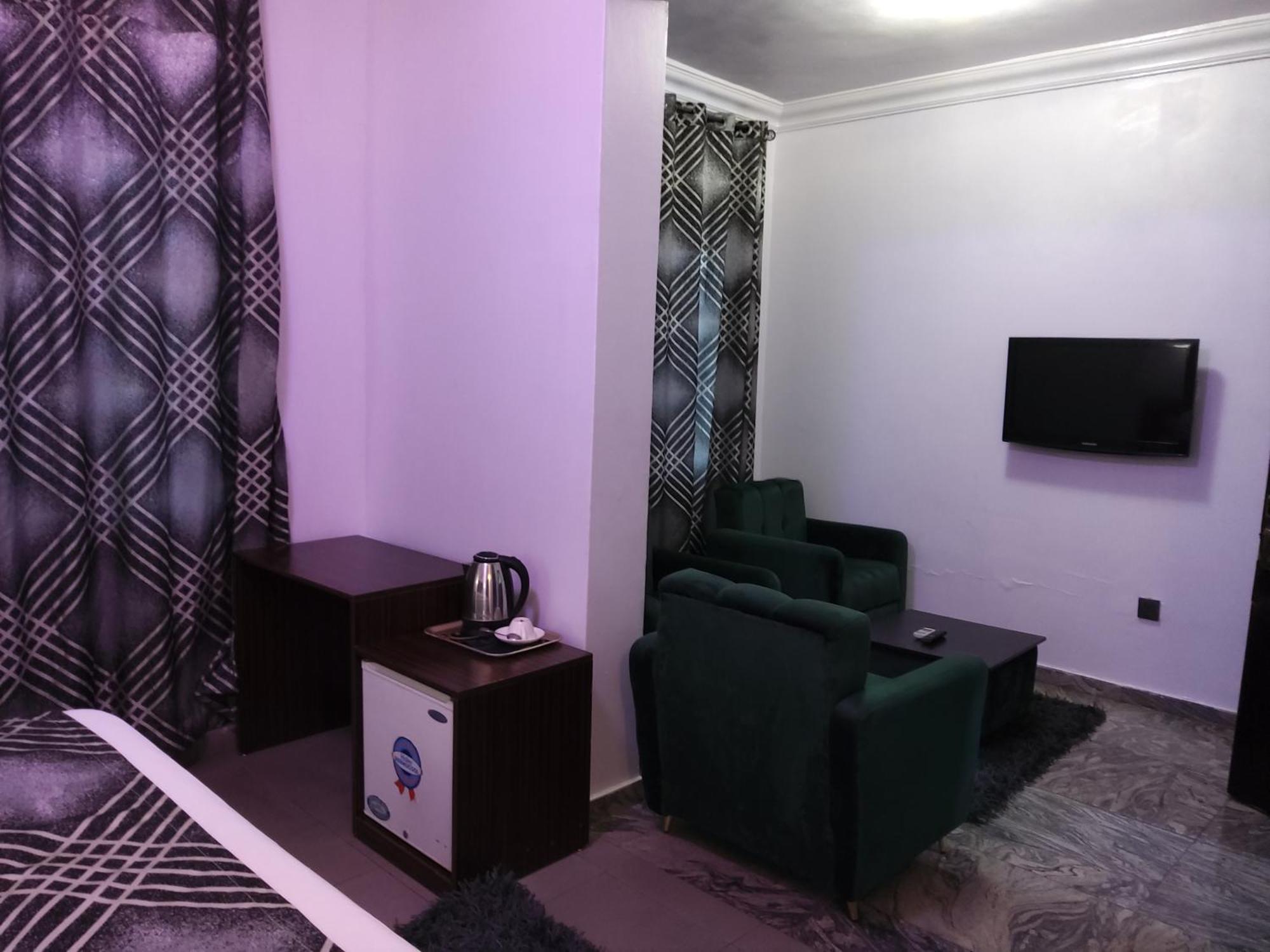 Crownedge Hotels Ikeja Luaran gambar
