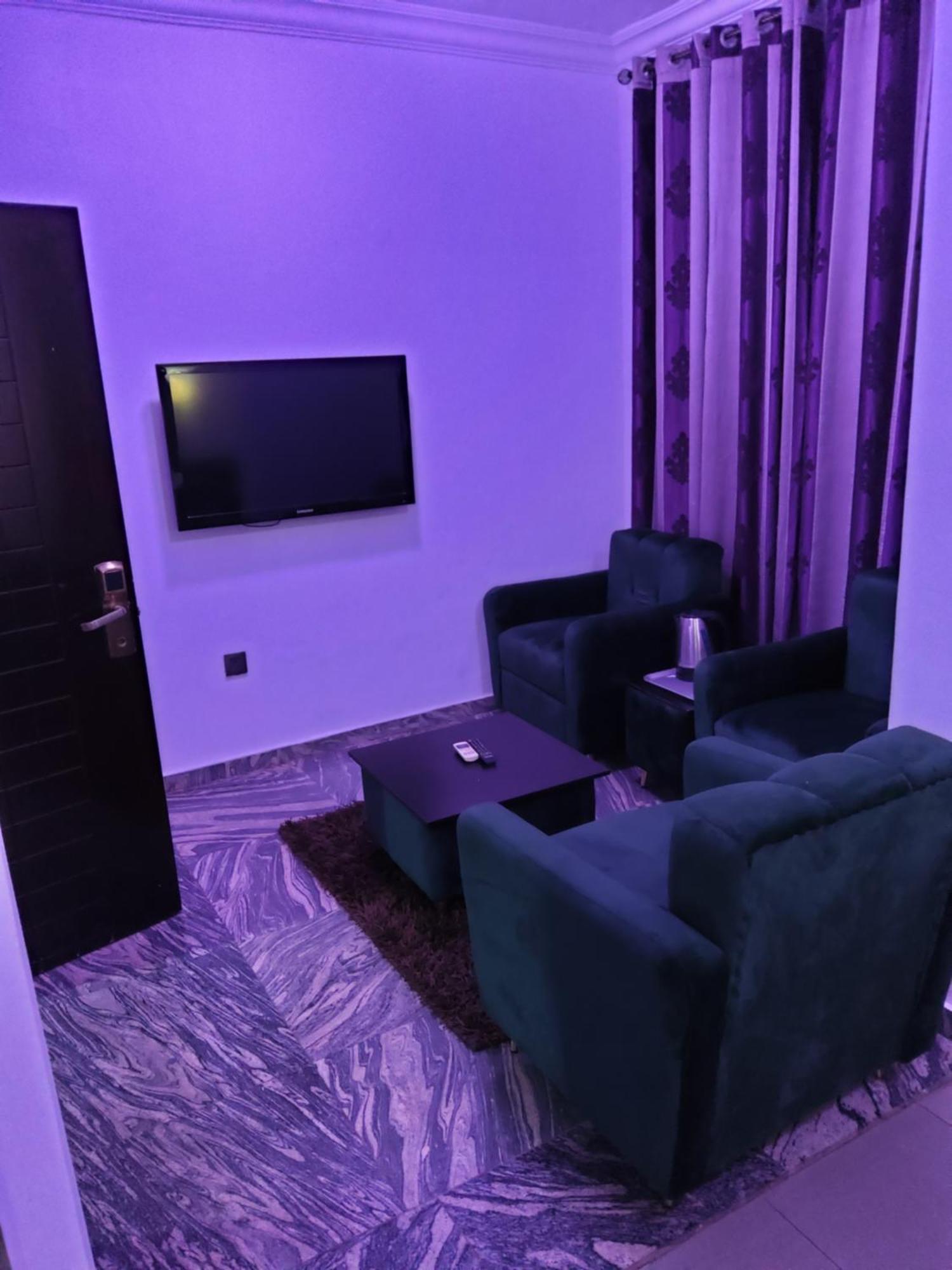 Crownedge Hotels Ikeja Luaran gambar