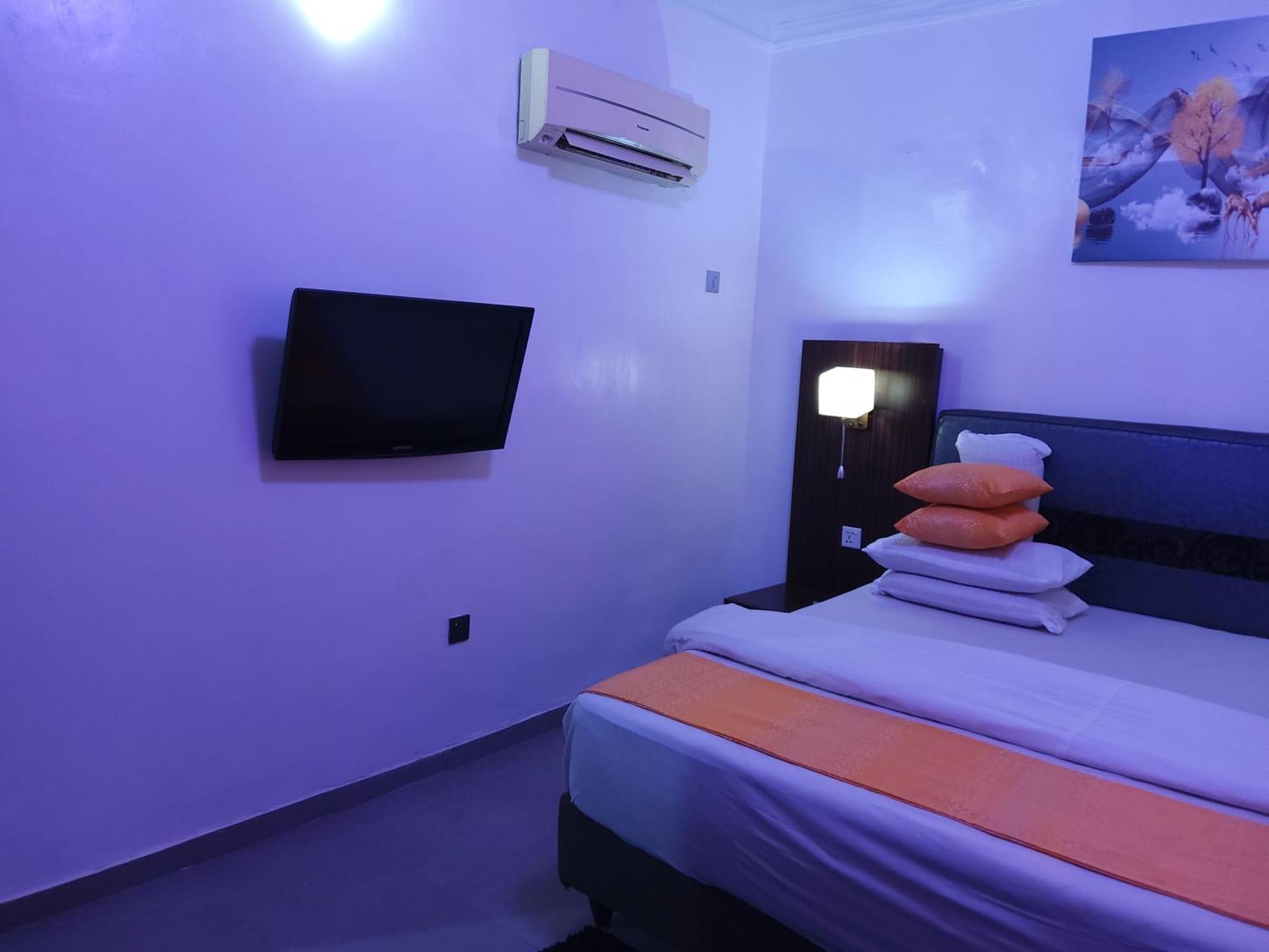 Crownedge Hotels Ikeja Luaran gambar