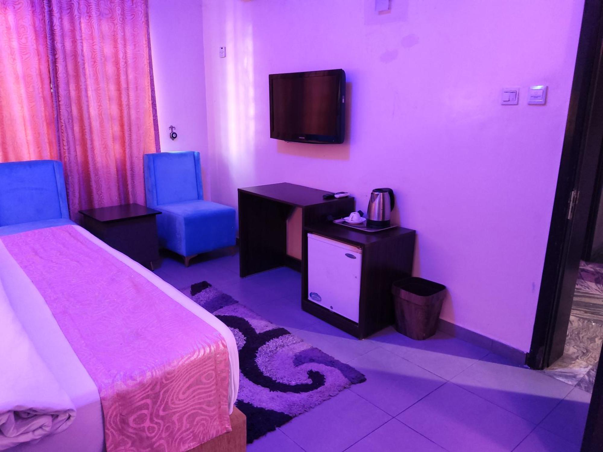 Crownedge Hotels Ikeja Luaran gambar