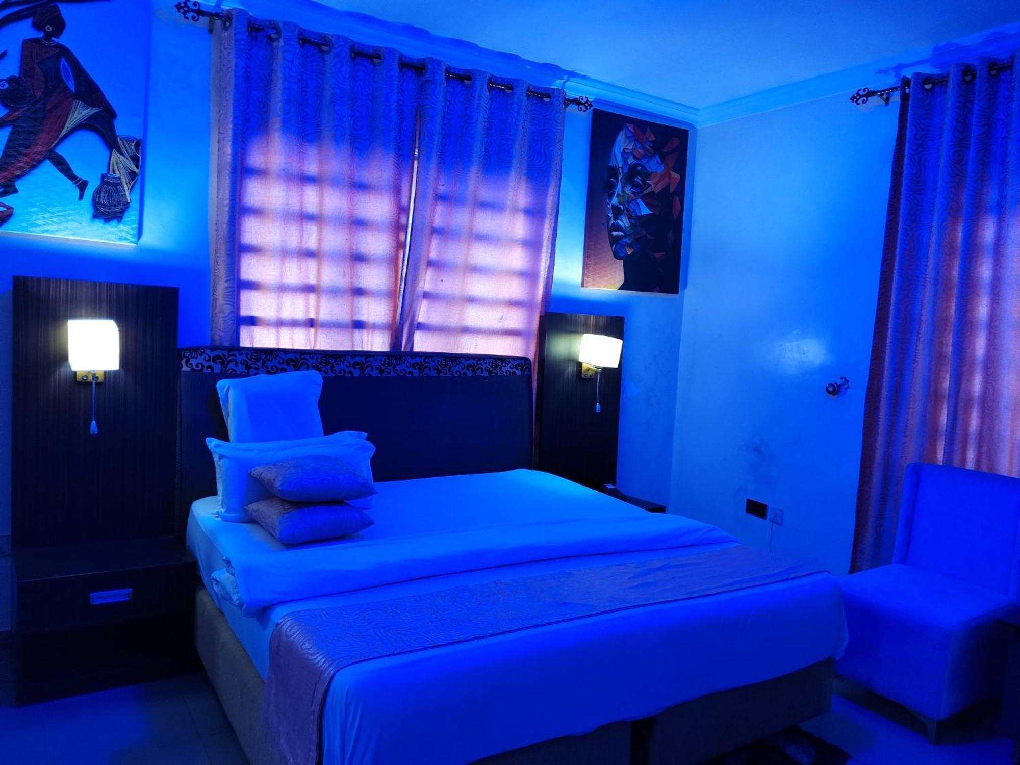 Crownedge Hotels Ikeja Luaran gambar