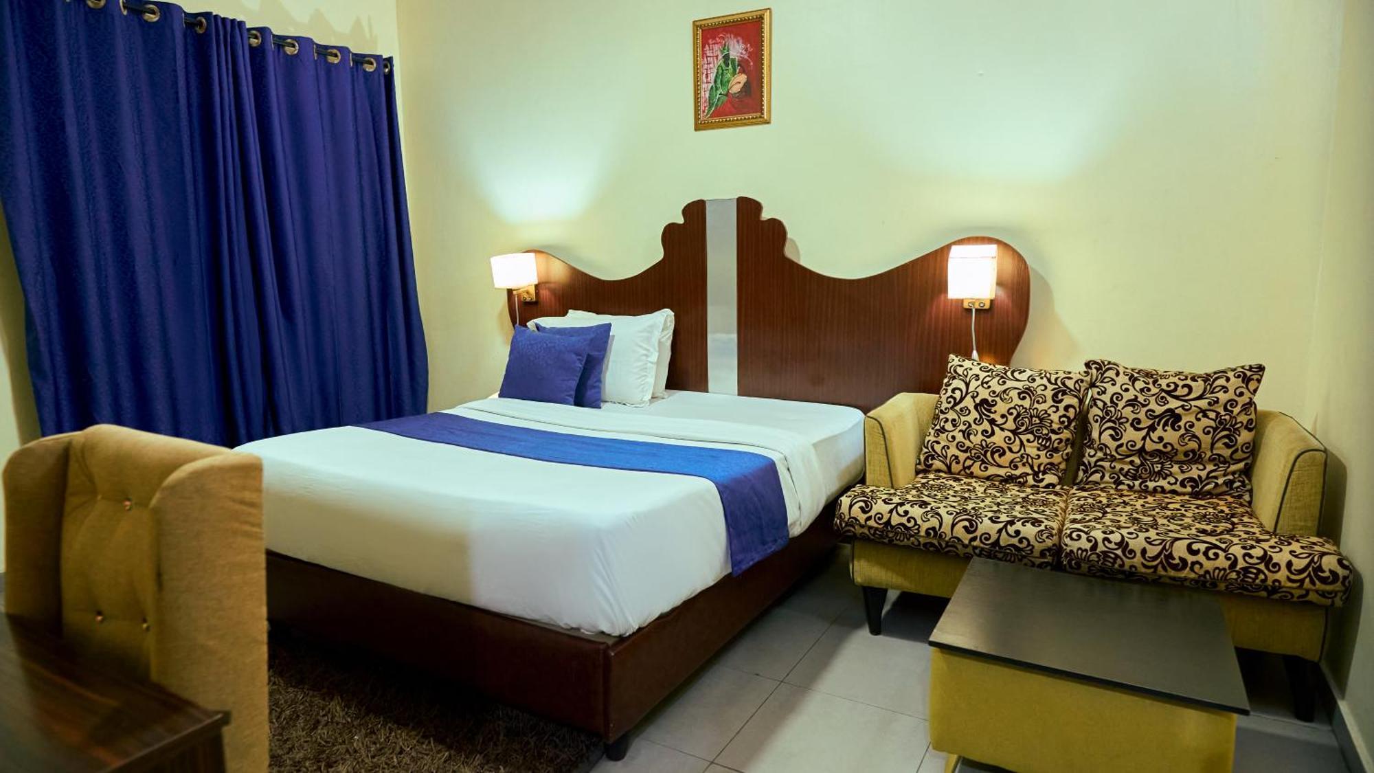 Crownedge Hotels Ikeja Luaran gambar
