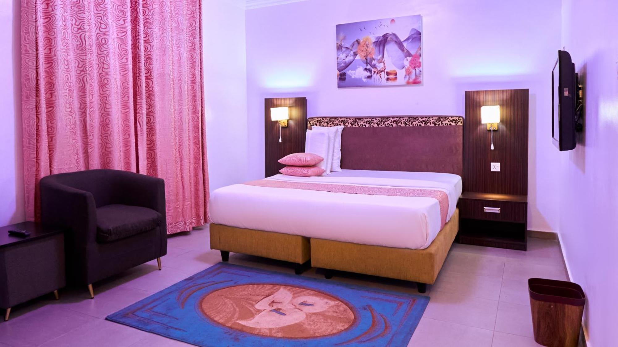 Crownedge Hotels Ikeja Luaran gambar
