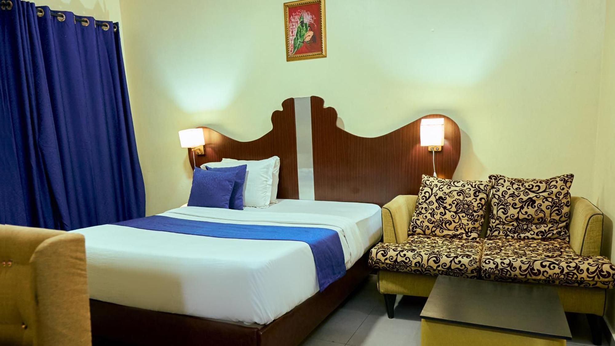Crownedge Hotels Ikeja Luaran gambar