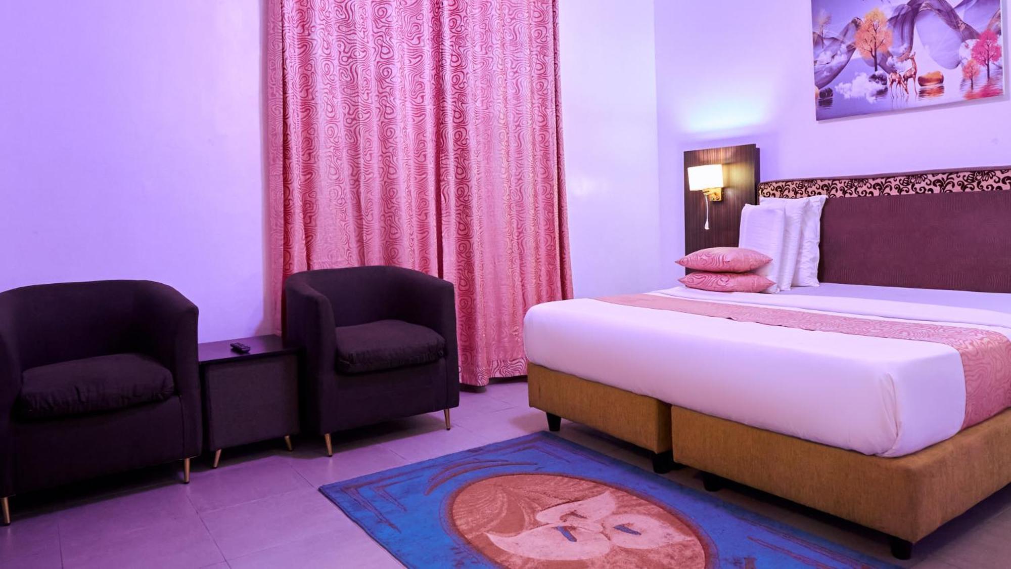 Crownedge Hotels Ikeja Luaran gambar