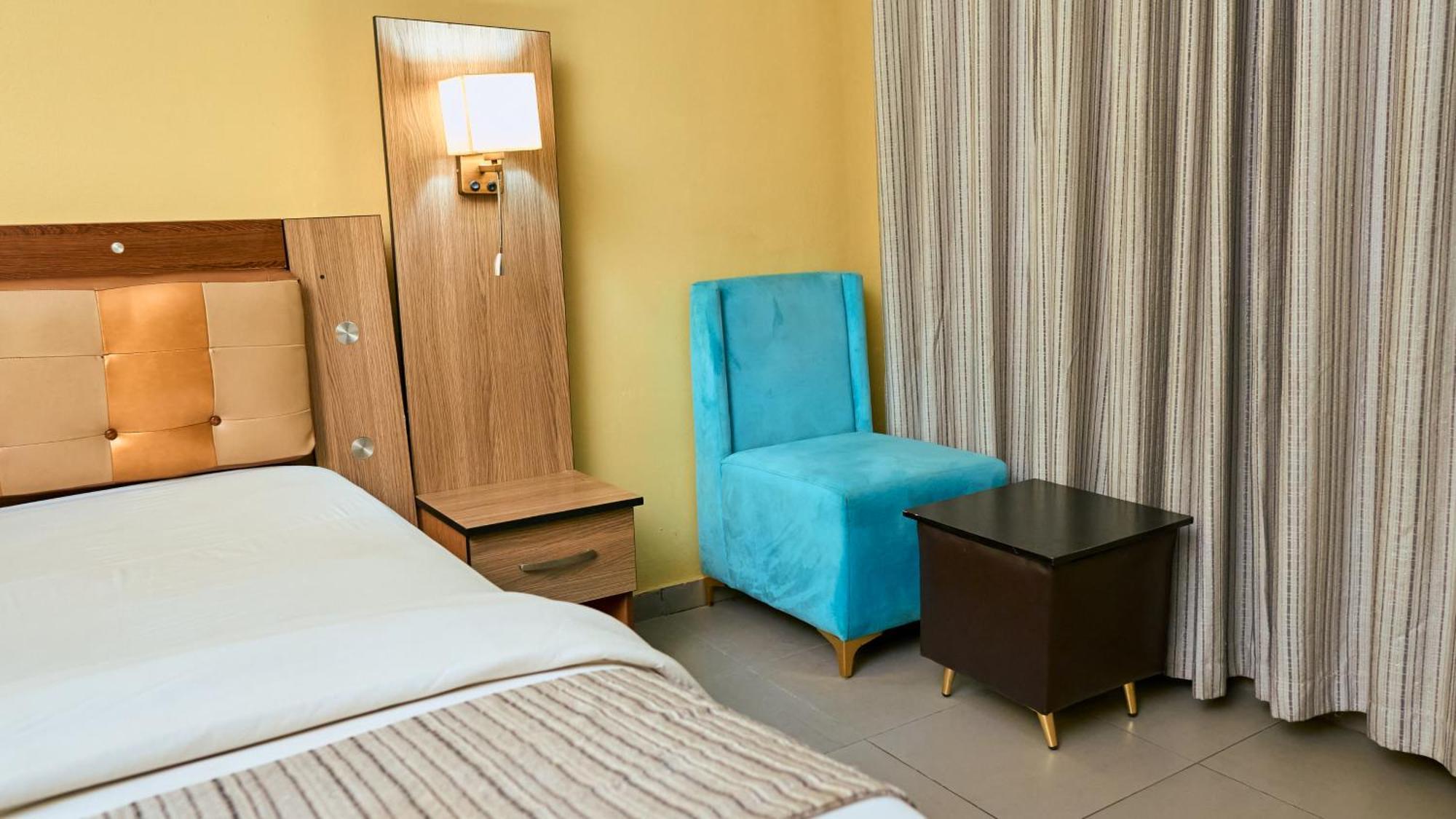 Crownedge Hotels Ikeja Luaran gambar