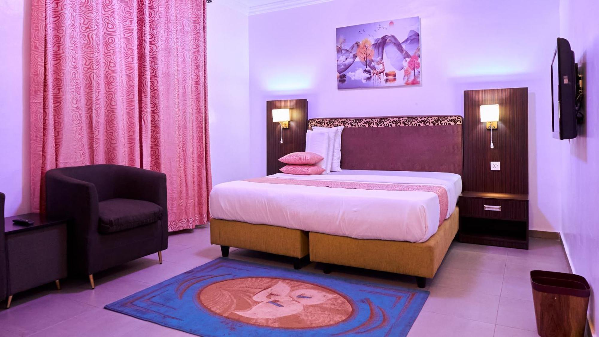 Crownedge Hotels Ikeja Luaran gambar