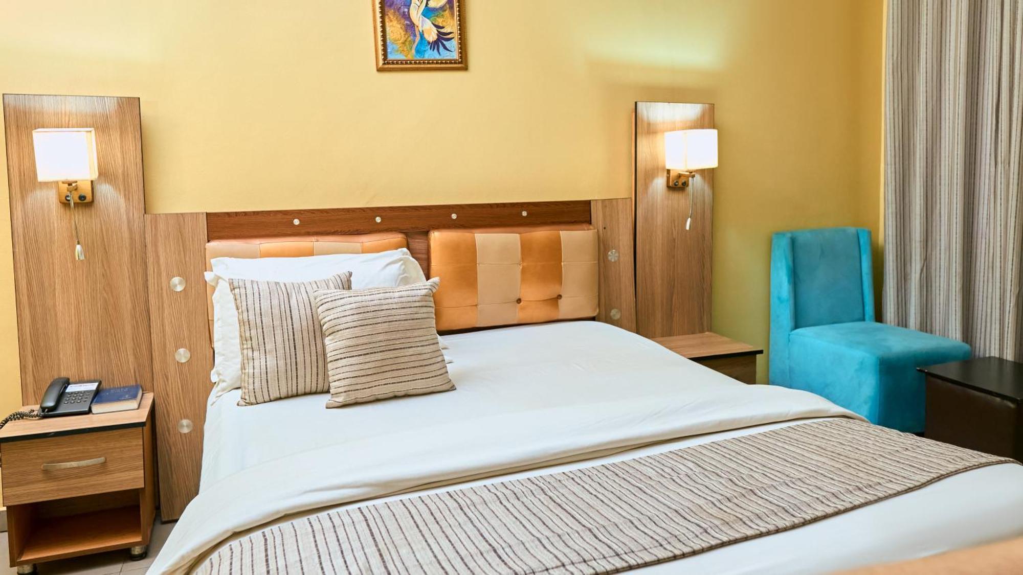 Crownedge Hotels Ikeja Luaran gambar