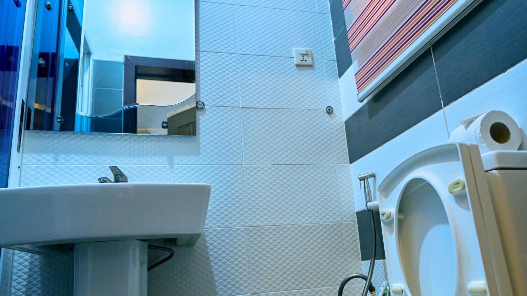 Crownedge Hotels Ikeja Luaran gambar