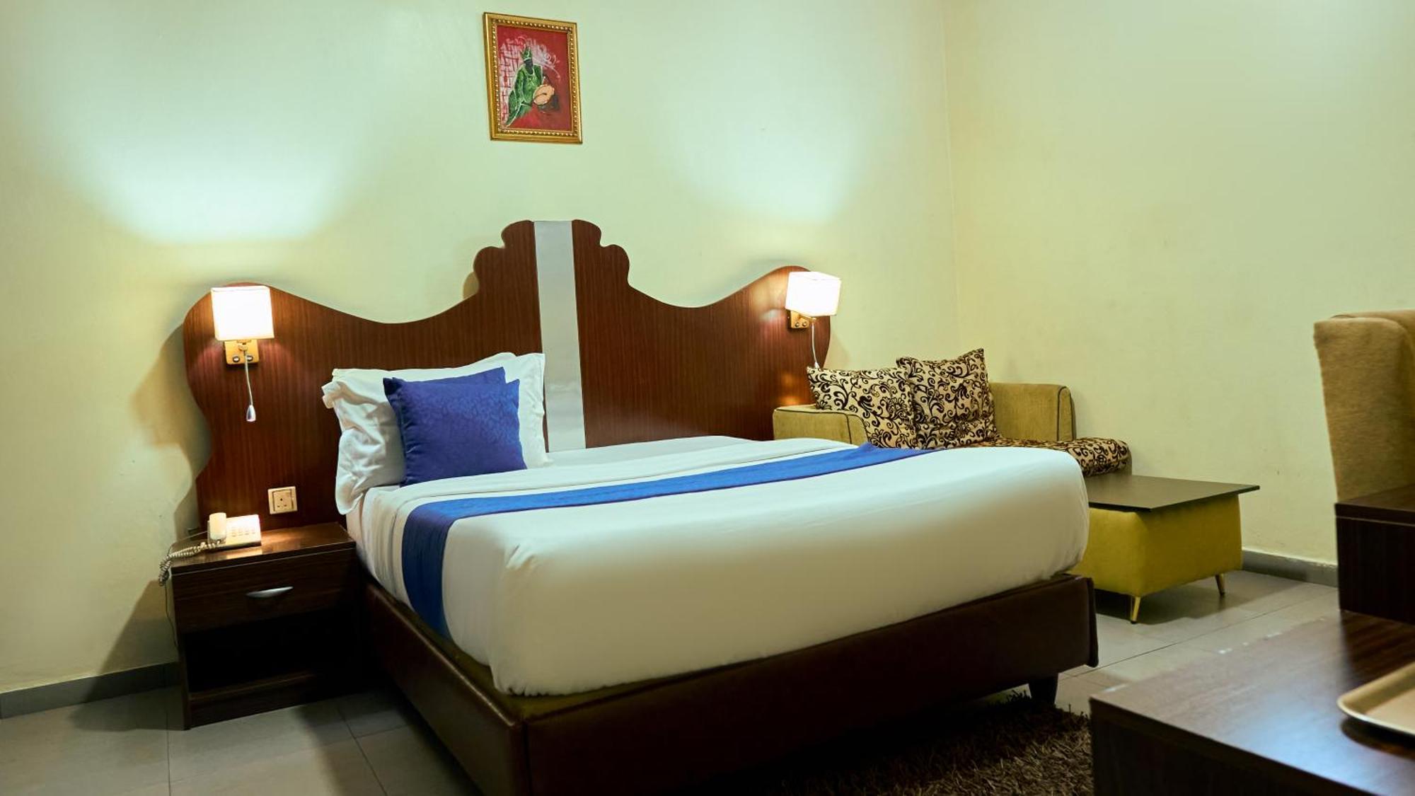Crownedge Hotels Ikeja Luaran gambar